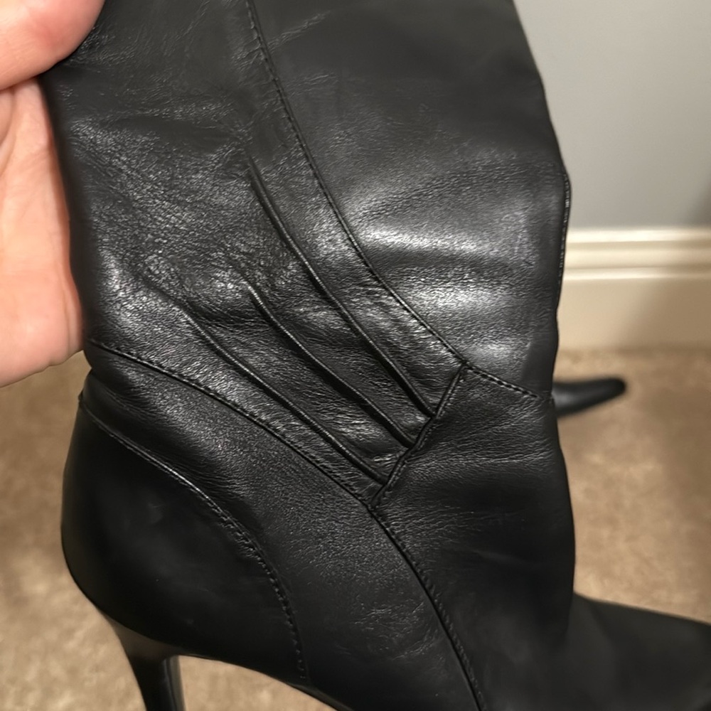 Nine West Women’s Black Leather Equestrian Stiletto Boots size 6 EUC - Picture 8 of 8